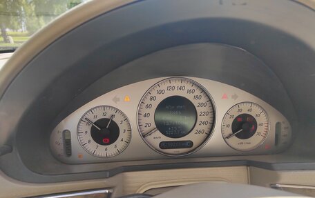 Mercedes-Benz E-Класс, 2004 год, 850 000 рублей, 12 фотография