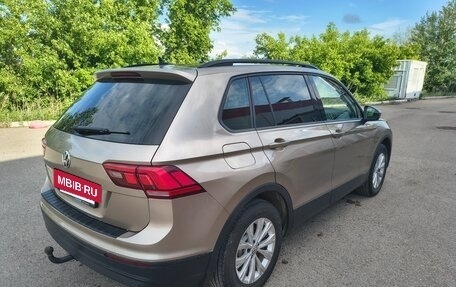 Volkswagen Tiguan II, 2020 год, 2 400 000 рублей, 3 фотография