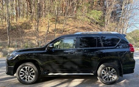 Toyota Land Cruiser Prado 150 рестайлинг 2, 2022 год, 3 275 000 рублей, 4 фотография
