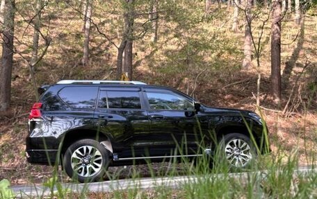 Toyota Land Cruiser Prado 150 рестайлинг 2, 2022 год, 3 275 000 рублей, 11 фотография