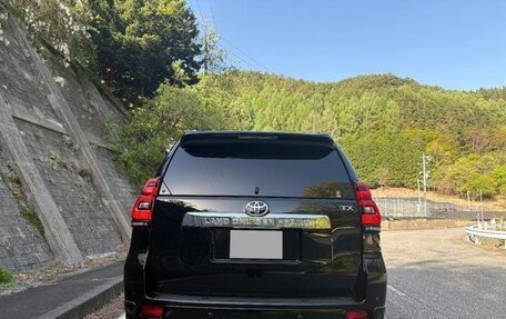 Toyota Land Cruiser Prado 150 рестайлинг 2, 2022 год, 3 275 000 рублей, 8 фотография