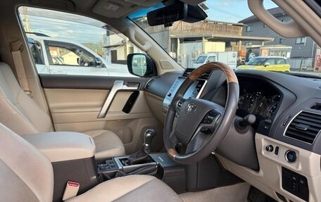 Toyota Land Cruiser Prado 150 рестайлинг 2, 2022 год, 3 275 000 рублей, 14 фотография