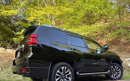 Toyota Land Cruiser Prado 150 рестайлинг 2, 2022 год, 3 275 000 рублей, 10 фотография