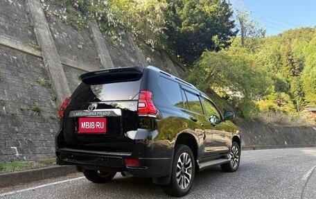 Toyota Land Cruiser Prado 150 рестайлинг 2, 2022 год, 3 275 000 рублей, 9 фотография