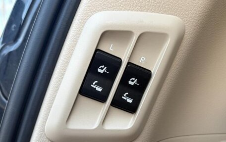 Toyota Land Cruiser Prado 150 рестайлинг 2, 2022 год, 3 275 000 рублей, 24 фотография