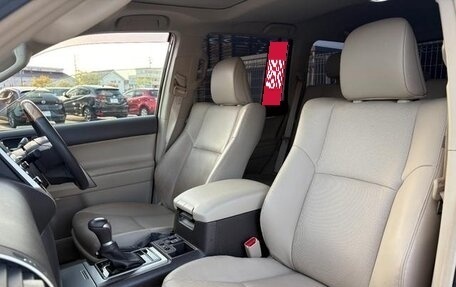Toyota Land Cruiser Prado 150 рестайлинг 2, 2022 год, 3 275 000 рублей, 29 фотография
