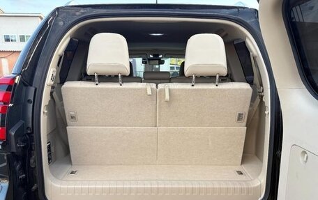 Toyota Land Cruiser Prado 150 рестайлинг 2, 2022 год, 3 275 000 рублей, 38 фотография