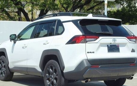 Toyota RAV4, 2021 год, 2 217 000 рублей, 3 фотография
