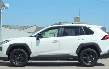 Toyota RAV4, 2021 год, 2 217 000 рублей, 2 фотография