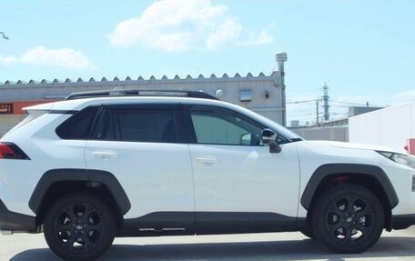 Toyota RAV4, 2021 год, 2 217 000 рублей, 6 фотография