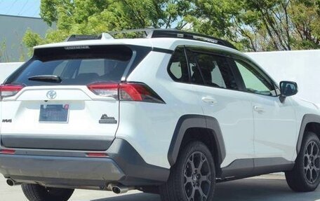 Toyota RAV4, 2021 год, 2 217 000 рублей, 5 фотография