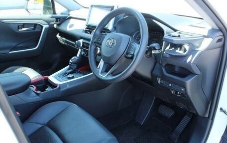 Toyota RAV4, 2021 год, 2 217 000 рублей, 11 фотография