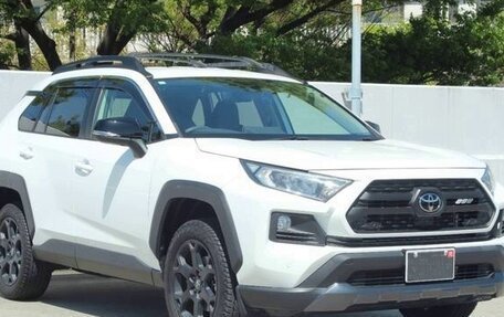 Toyota RAV4, 2021 год, 2 217 000 рублей, 7 фотография