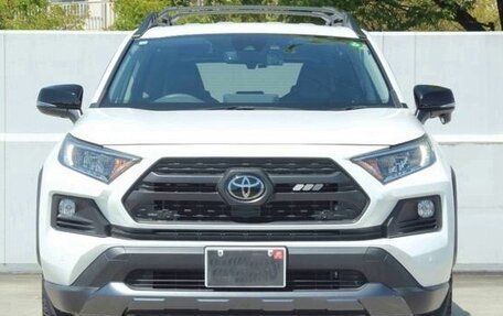 Toyota RAV4, 2021 год, 2 217 000 рублей, 8 фотография
