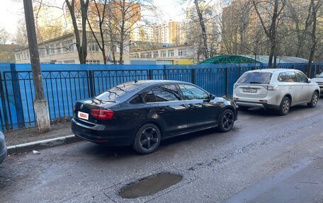Volkswagen Jetta VI, 2015 год, 1 200 000 рублей, 2 фотография