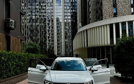 Volkswagen Tiguan II, 2018 год, 3 150 000 рублей, 3 фотография