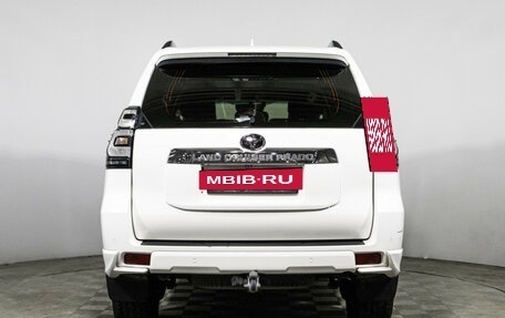 Toyota Land Cruiser Prado 150 рестайлинг 2, 2019 год, 3 989 898 рублей, 6 фотография