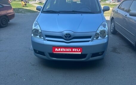 Toyota Corolla Verso I, 2006 год, 850 000 рублей, 4 фотография