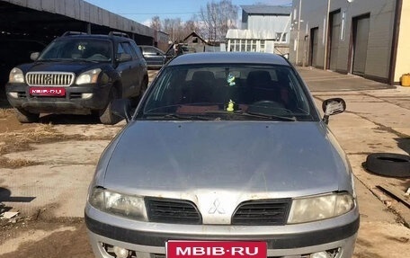 Mitsubishi Carisma I, 2000 год, 90 000 рублей, 1 фотография