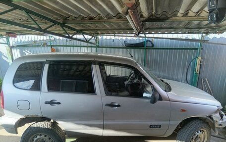 Chevrolet Niva I рестайлинг, 2003 год, 349 000 рублей, 2 фотография