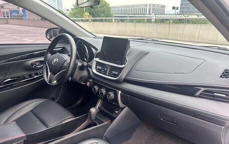 Toyota Yaris, 2022 год, 1 223 023 рублей, 8 фотография