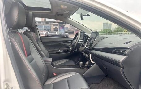 Toyota Yaris, 2022 год, 1 223 023 рублей, 16 фотография