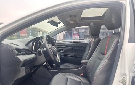 Toyota Yaris, 2022 год, 1 223 023 рублей, 17 фотография
