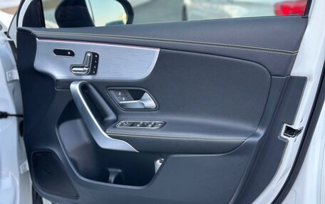 Mercedes-Benz A-Класс, 2018 год, 2 100 000 рублей, 23 фотография