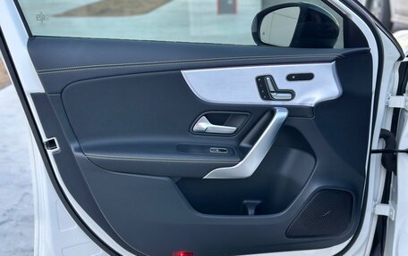 Mercedes-Benz A-Класс, 2018 год, 2 100 000 рублей, 25 фотография