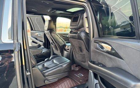 Cadillac Escalade IV, 2015 год, 4 000 000 рублей, 23 фотография