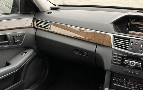 Mercedes-Benz E-Класс, 2011 год, 1 350 000 рублей, 32 фотография