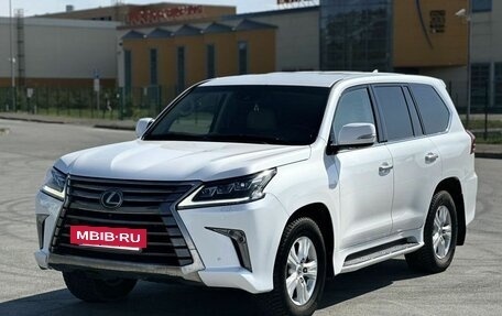 Lexus LX III, 2016 год, 5 350 000 рублей, 3 фотография
