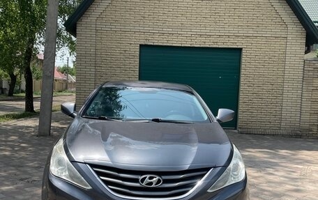 Hyundai Sonata VI, 2010 год, 775 000 рублей, 1 фотография