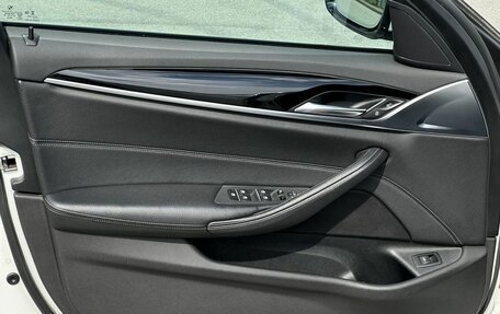 BMW 5 серия, 2017 год, 2 990 000 рублей, 14 фотография