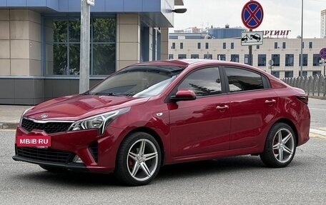 KIA Rio IV, 2021 год, 1 370 000 рублей, 3 фотография