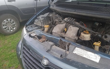 Chrysler Voyager IV, 2002 год, 280 000 рублей, 17 фотография