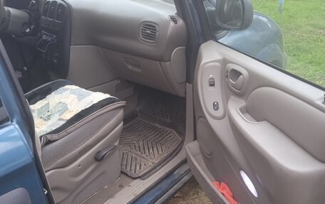 Chrysler Voyager IV, 2002 год, 280 000 рублей, 7 фотография