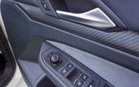 Volkswagen Golf VIII, 2021 год, 1 407 000 рублей, 25 фотография