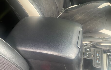Toyota Land Cruiser Prado 150 рестайлинг 2, 2018 год, 5 470 000 рублей, 8 фотография