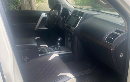 Toyota Land Cruiser Prado 150 рестайлинг 2, 2018 год, 5 470 000 рублей, 6 фотография