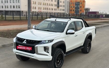 Mitsubishi L200 IV рестайлинг, 2019 год, 2 150 000 рублей, 2 фотография