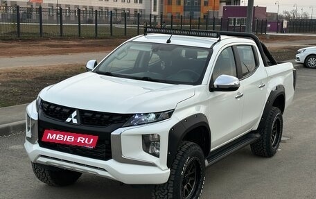 Mitsubishi L200 IV рестайлинг, 2019 год, 2 150 000 рублей, 3 фотография