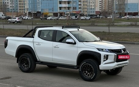 Mitsubishi L200 IV рестайлинг, 2019 год, 2 150 000 рублей, 13 фотография