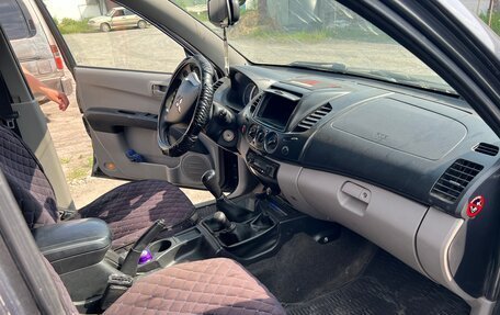 Mitsubishi L200 IV рестайлинг, 2012 год, 830 000 рублей, 6 фотография