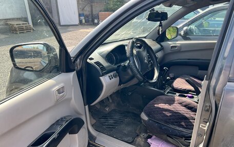 Mitsubishi L200 IV рестайлинг, 2012 год, 830 000 рублей, 7 фотография