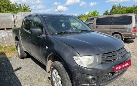 Mitsubishi L200 IV рестайлинг, 2012 год, 830 000 рублей, 2 фотография