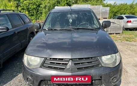Mitsubishi L200 IV рестайлинг, 2012 год, 830 000 рублей, 3 фотография