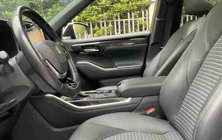 Toyota Highlander, 2022 год, 3 300 000 рублей, 9 фотография
