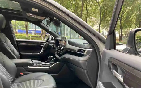 Toyota Highlander, 2022 год, 3 300 000 рублей, 8 фотография