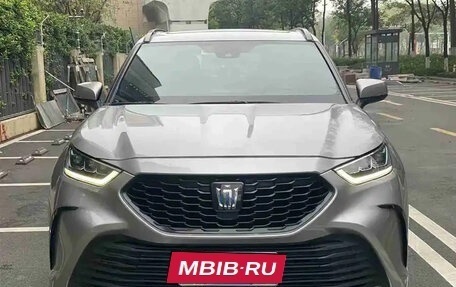 Toyota Highlander, 2022 год, 3 300 000 рублей, 3 фотография